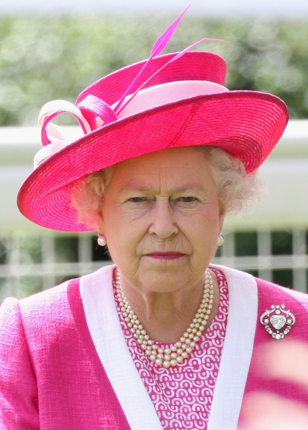 ملوك وسلاطين Queen Elizabeth Size:132.10 Kb Dim: 610 x 851 Size: Kb Dim: x