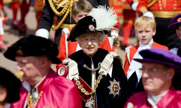 ملوك وسلاطين Queen Elizabeth Size:66.50 Kb Dim: 610 x 364 Size: Kb Dim: x