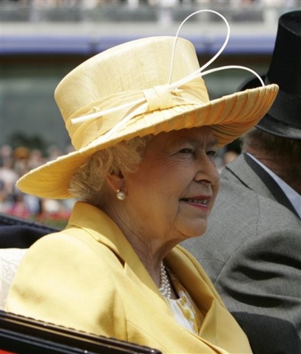 ملوك وسلاطين Queen Elizabeth Size:81.90 Kb Dim: 610 x 719 Size: Kb Dim: x