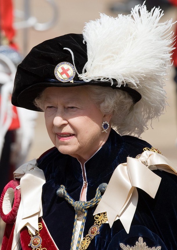ملوك وسلاطين Queen Elizabeth Size:134.30 Kb Dim: 610 x 862 Size: Kb Dim: x