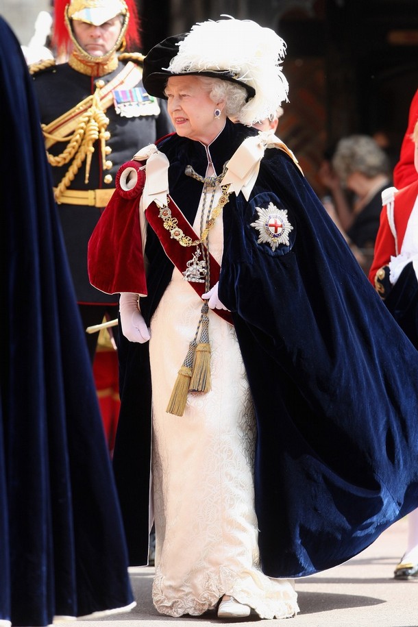 ملوك وسلاطين Queen Elizabeth Size:131.40 Kb Dim: 610 x 915 Size: Kb Dim: x