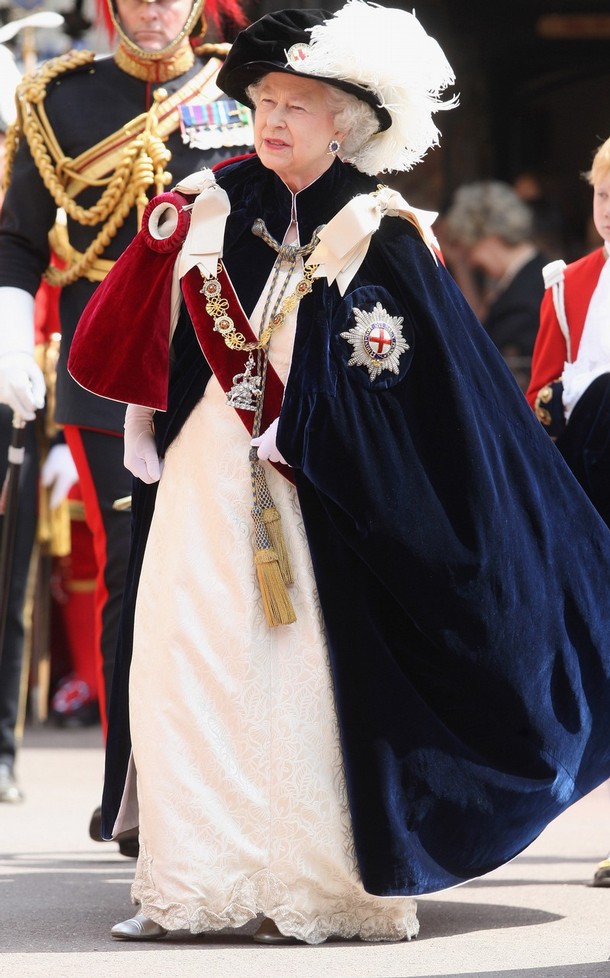 ملوك وسلاطين Queen Elizabeth Size:148.90 Kb Dim: 610 x 978 Size: Kb Dim: x
