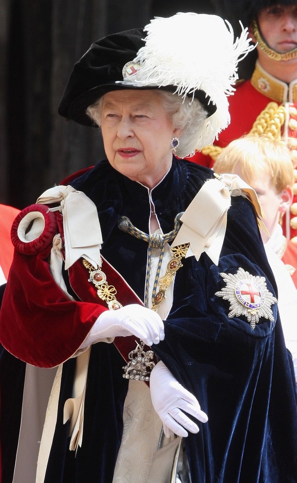 ملوك وسلاطين Queen Elizabeth Size:143.60 Kb Dim: 610 x 993 Size: Kb Dim: x