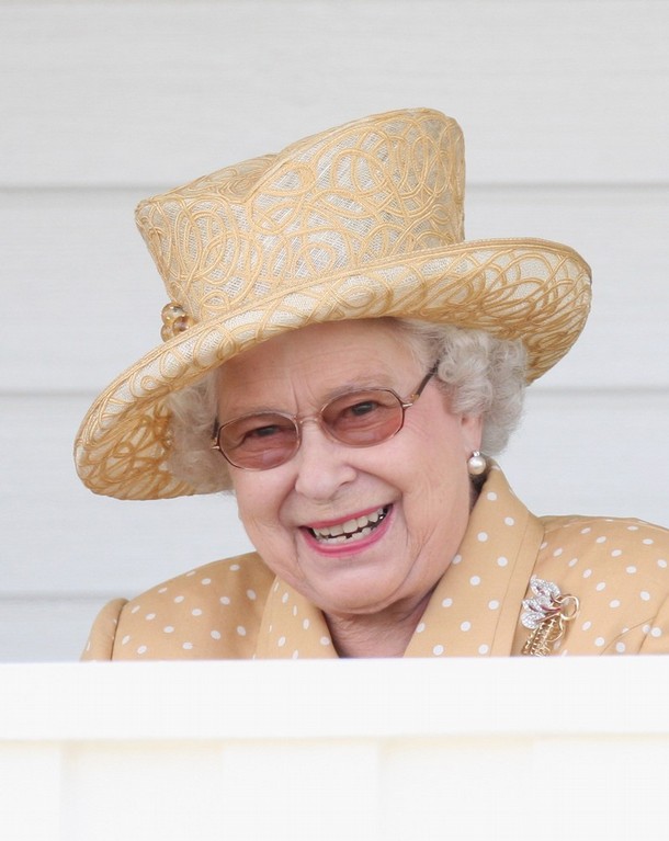 ملوك وسلاطين Queen Elizabeth Size:76.90 Kb Dim: 610 x 767 Size: Kb Dim: x