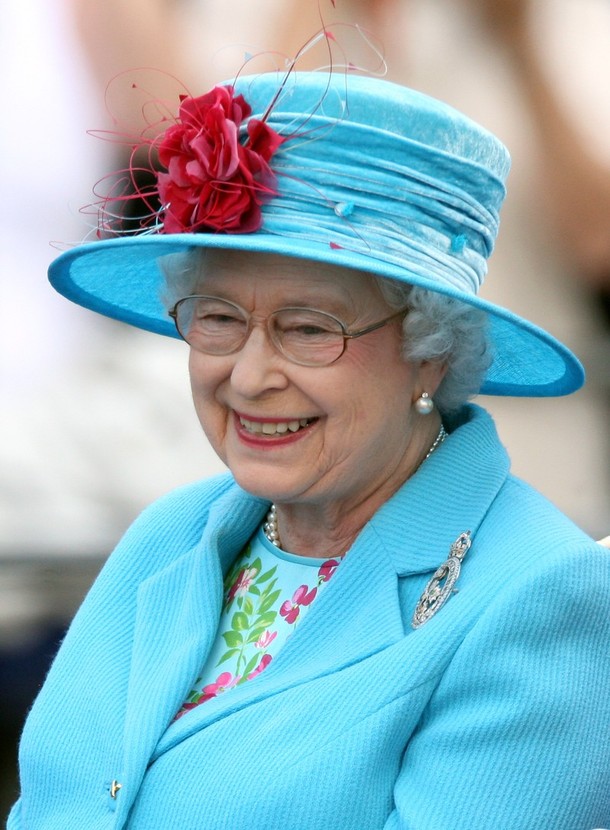 ملوك وسلاطين Queen Elizabeth Size:128.10 Kb Dim: 610 x 830 Size: Kb Dim: x