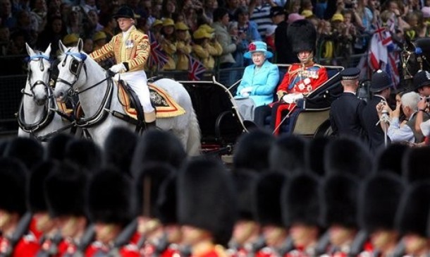 ملوك وسلاطين Queen Elizabeth Size:63.60 Kb Dim: 610 x 364 Size: Kb Dim: x