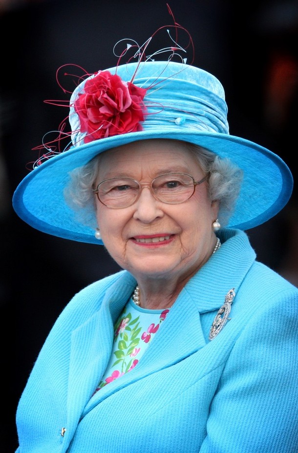 ملوك وسلاطين Queen Elizabeth Size:144.50 Kb Dim: 610 x 928 Size: Kb Dim: x