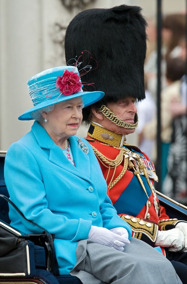 ملوك وسلاطين Queen Elizabeth Size:169.30 Kb Dim: 610 x 926 Size: Kb Dim: x
