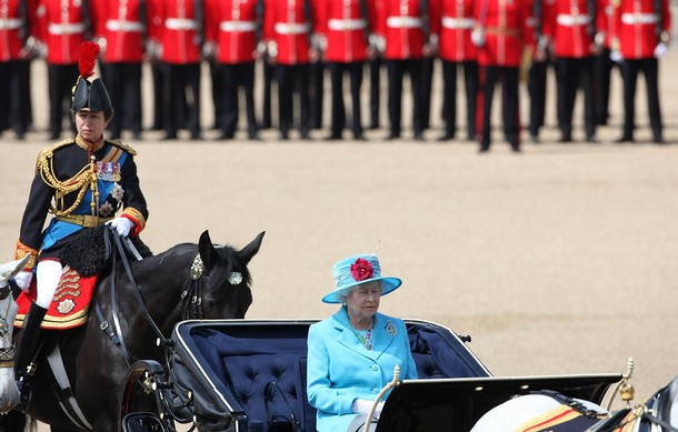 ملوك وسلاطين Queen Elizabeth Size:67.70 Kb Dim: 610 x 389 Size: Kb Dim: x