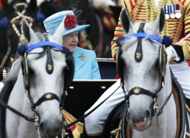 ملوك وسلاطين Queen Elizabeth Size:71.00 Kb Dim: 610 x 445 Size: Kb Dim: x