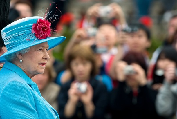 ملوك وسلاطين Queen Elizabeth Size:58.00 Kb Dim: 610 x 410 Size: Kb Dim: x