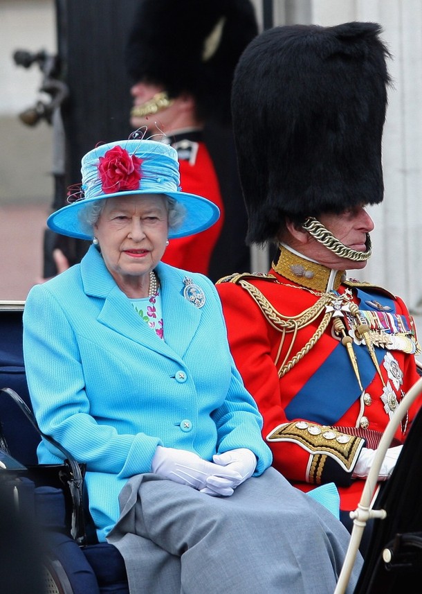 ملوك وسلاطين Queen Elizabeth Size:147.10 Kb Dim: 610 x 857 Size: Kb Dim: x