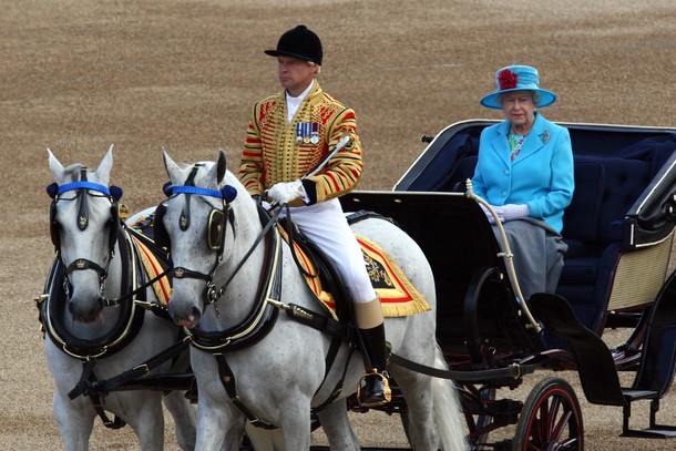 ملوك وسلاطين Queen Elizabeth Size:91.60 Kb Dim: 610 x 407 Size: Kb Dim: x