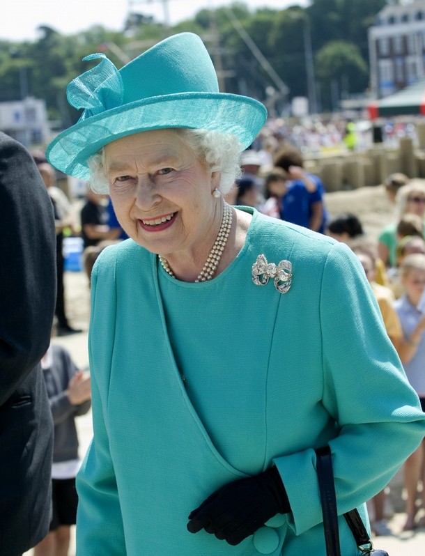 ملوك وسلاطين Queen Elizabeth Size:114.10 Kb Dim: 610 x 798 Size: Kb Dim: x