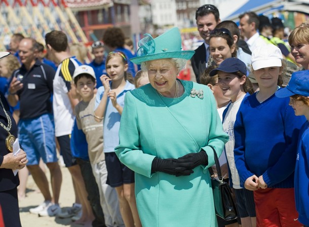 ملوك وسلاطين Queen Elizabeth Size:82.90 Kb Dim: 610 x 449 Size: Kb Dim: x