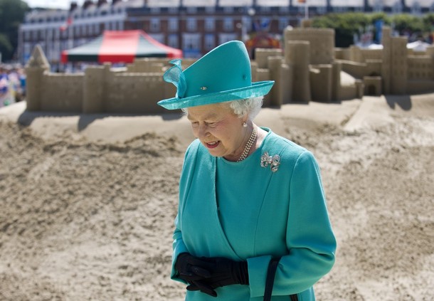 ملوك وسلاطين Queen Elizabeth Size:64.00 Kb Dim: 610 x 423 Size: Kb Dim: x