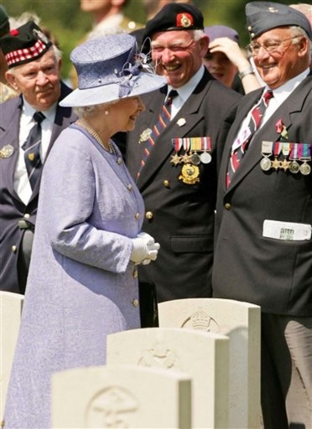 ملوك وسلاطين Queen Elizabeth Size:114.50 Kb Dim: 610 x 839 Size: Kb Dim: x