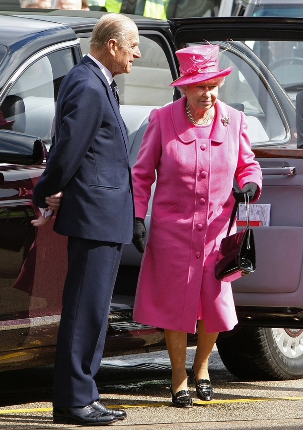 ملوك وسلاطين Queen Elizabeth Size:159.90 Kb Dim: 610 x 866 Size: Kb Dim: x