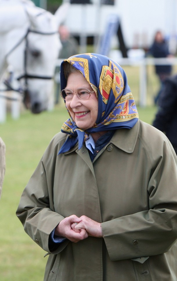 ملوك وسلاطين Queen Elizabeth Size:105.60 Kb Dim: 610 x 969 Size: Kb Dim: x