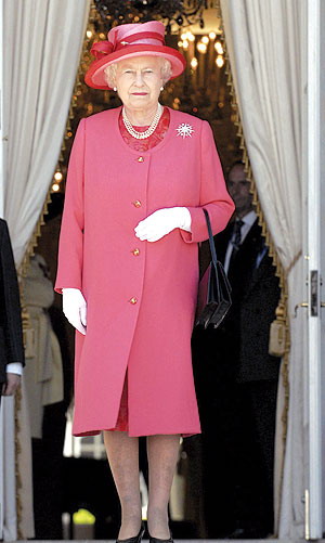 ملوك وسلاطين Queen Elizabeth Size:44.40 Kb Dim: 300 x 501 Size: Kb Dim: x