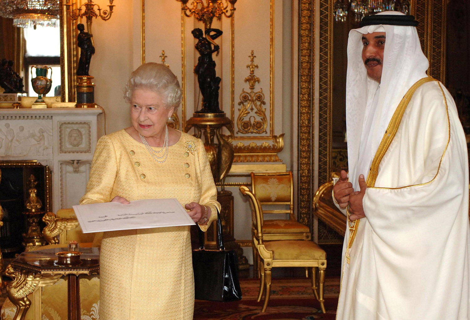 ملوك وسلاطين Queen Elizabeth Size:375.70 Kb Dim: 1500 x 1021 Size: Kb Dim: x