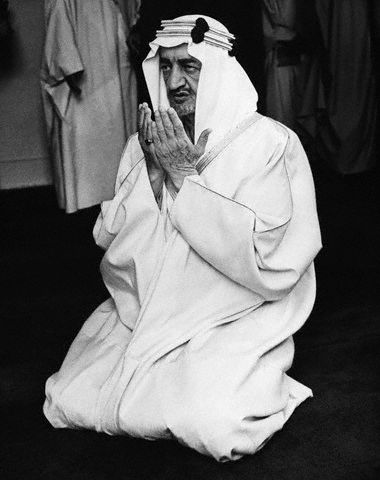 ملوك وسلاطين الملك فيصل آل سعود Size:85.00 Kb Dim: 380 x 480 Size: Kb Dim: x