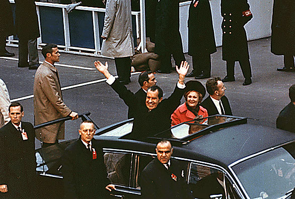 ملوك وسلاطين Richard Nixon Size:101.10 Kb Dim: 586 x 395 Size: Kb Dim: x