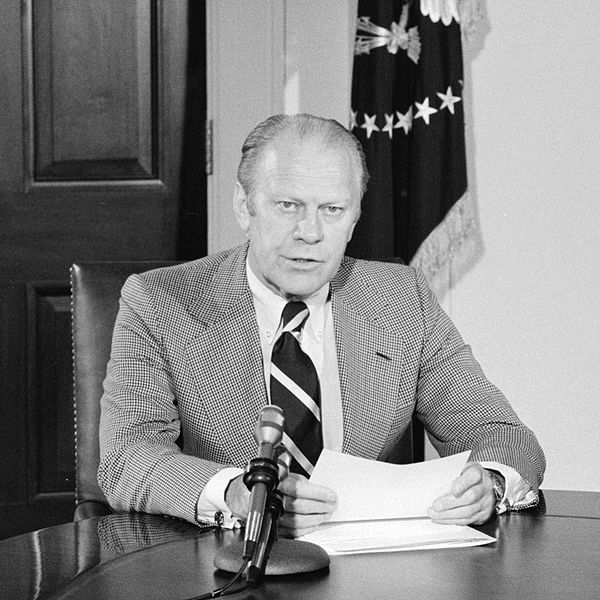 ملوك وسلاطين Gerald Ford Size:77.90 Kb Dim: 600 x 600 Size: Kb Dim: x