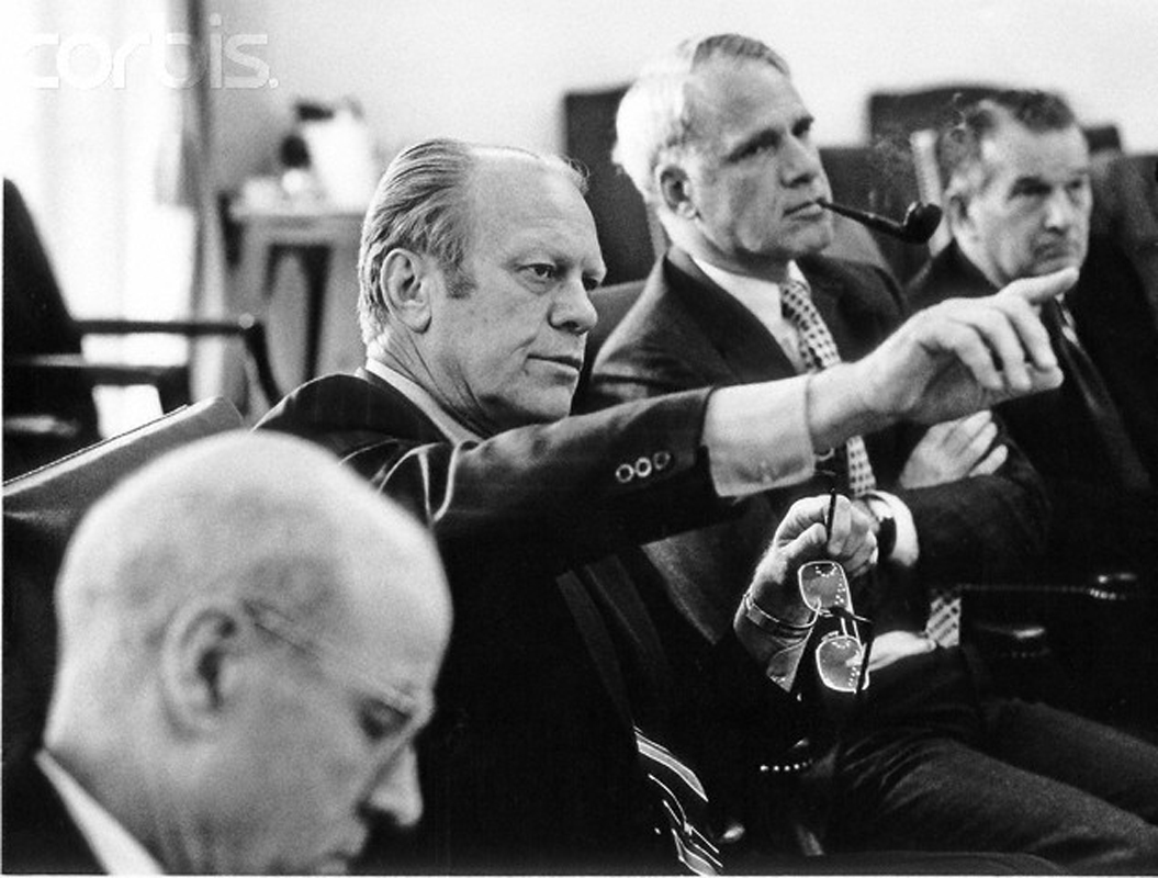 ملوك وسلاطين Gerald Ford Size:352.30 Kb Dim: 1055 x 800 Size: Kb Dim: x
