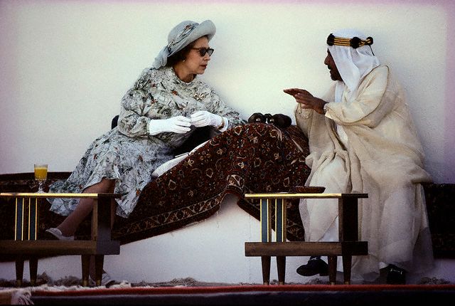 ملوك وسلاطين الملكة اليزبث والامير عيس Size:60.40 Kb Dim: 640 x 430 Size: Kb Dim: x