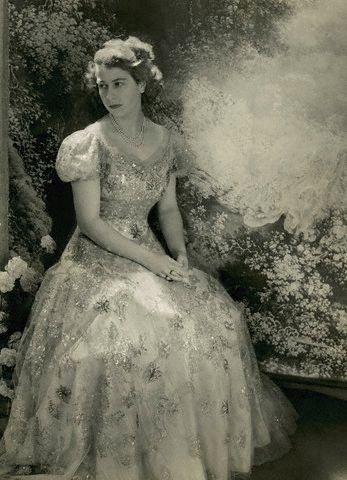 ملوك وسلاطين Elizabeth Size:41.60 Kb Dim: 347 x 480 Size: Kb Dim: x