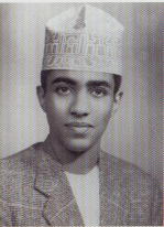 ملوك وسلاطين صور جلالة السلطان وهو صغير4 Size:7.50 Kb Dim: 149 x 206 Size: Kb Dim: x