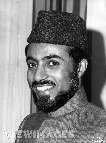 ملوك وسلاطين صور جلالة السلطان بالزي العسك1 Size:52.80 Kb Dim: 441 x 594 Size: Kb Dim: x