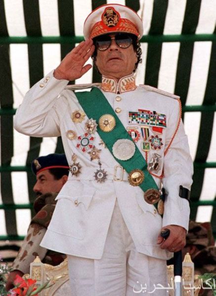 ملوك وسلاطين الرئيس معمر القدافي وتشكيلة م9 Size:52.40 Kb Dim: 437 x 600 Size: Kb Dim: x