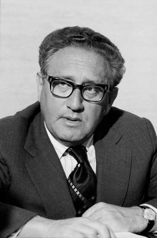مشاهير العالم Henry Kissinger Size:96.90 Kb Dim: 528 x 800 Size: Kb Dim: x