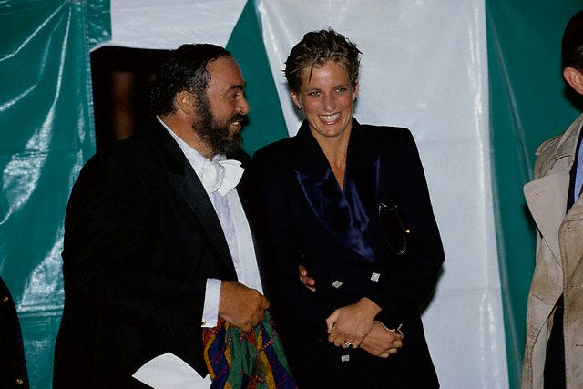 مشاهير العالم Princess Diana Smiling wi Size:44.60 Kb Dim: 640 x 427 Size: Kb Dim: x