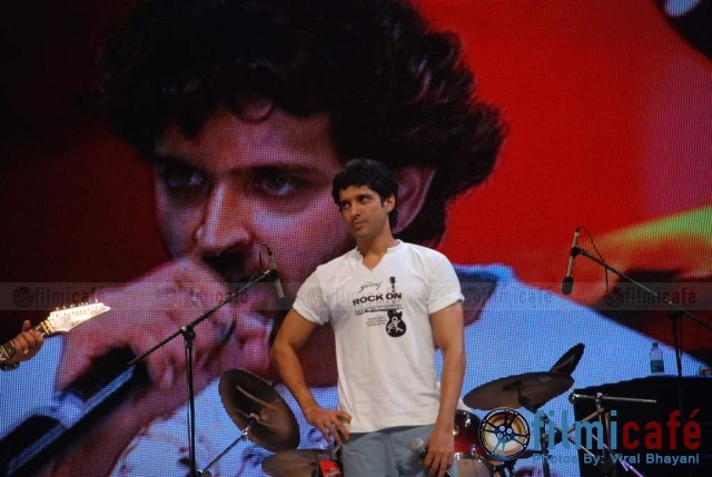 الممثلين والفنانين الغرب hritik_roshan10 Size:84.90 Kb Dim: 640 x 429 Size: Kb Dim: x