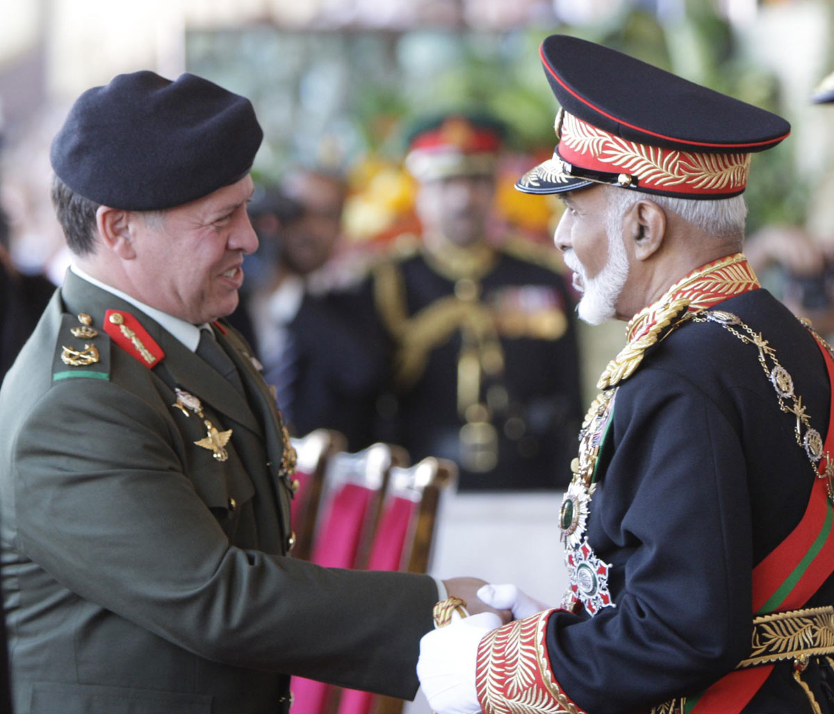 قابوس بالزي العسكري السلطان قابوس Sultan Qaboos Size:356.70 Kb Dim: 1200 x 1028 Size: Kb Dim: x