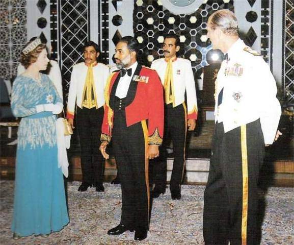 قابوس مع الحكام والشخصيات صور لجلالة السلطان قابوس7 Size:41.70 Kb Dim: 544 x 480 Size: Kb Dim: x