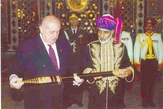 قابوس مع الحكام والشخصيات السلطان قابوس Size:136.60 Kb Dim: 548 x 369 Size: Kb Dim: x