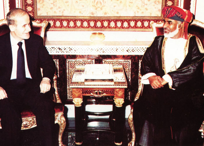 قابوس مع الحكام والشخصيات السلطان قابوس Size:93.40 Kb Dim: 700 x 500 Size: Kb Dim: x