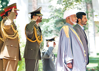 قابوس مع الحكام والشخصيات زيارة السلطان قابوس إلى إيران7 Size:47.00 Kb Dim: 400 x 287 Size: Kb Dim: x