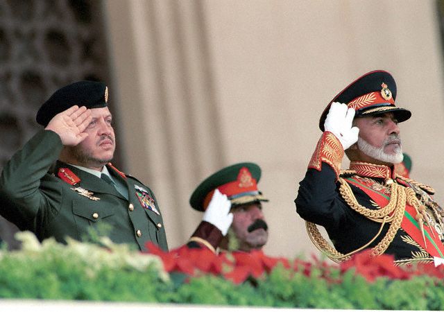 قابوس مع الحكام والشخصيات سلطان عمان Size:50.50 Kb Dim: 640 x 450 Size: Kb Dim: x