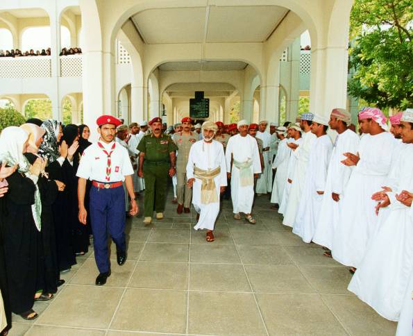 قابوس مع الشعب والمواطن السلطان قابوس Size:48.40 Kb Dim: 595 x 484 Size: Kb Dim: x