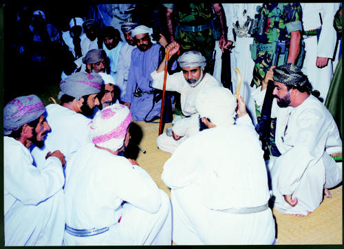 قابوس مع الشعب والمواطن السلطان قابوس Size:47.40 Kb Dim: 500 x 362 Size: Kb Dim: x