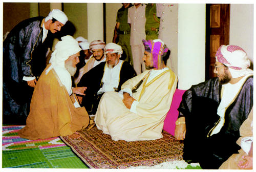 قابوس مع الشعب والمواطن السلطان قابوس Size:48.00 Kb Dim: 500 x 336 Size: Kb Dim: x
