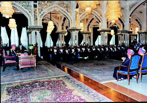 قابوس مع الشعب والمواطن السلطان قابوس Size:72.70 Kb Dim: 500 x 350 Size: Kb Dim: x