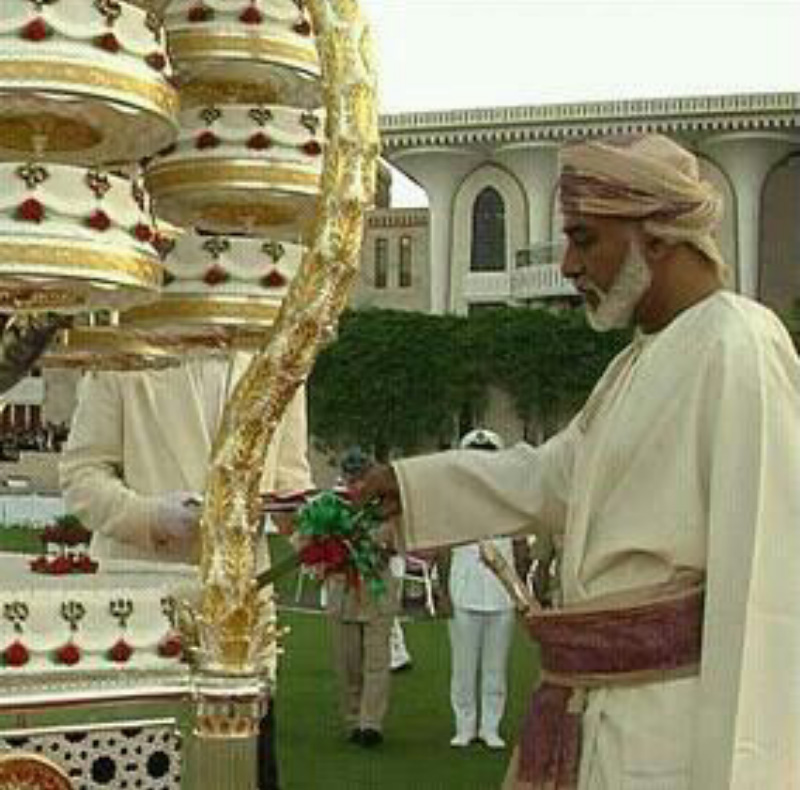 قابوس مع الشعب والمواطن قابوس بن سعيد Size:166.00 Kb Dim: 800 x 790 Size: Kb Dim: x