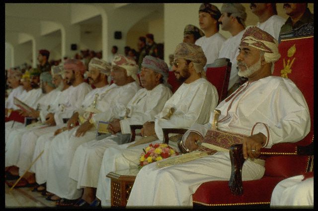 قابوس مع الشعب والمواطن سلطان عمان Size:50.30 Kb Dim: 640 x 426 Size: Kb Dim: x