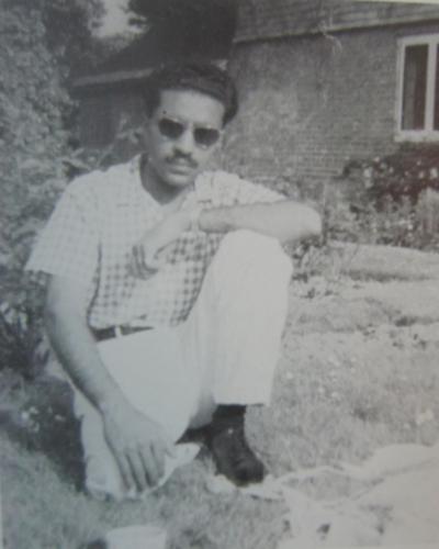 صور قديمة ونادرة لجلالته السلطان قابوس - 1963 Size:20.30 Kb Dim: 400 x 500 Size: Kb Dim: x